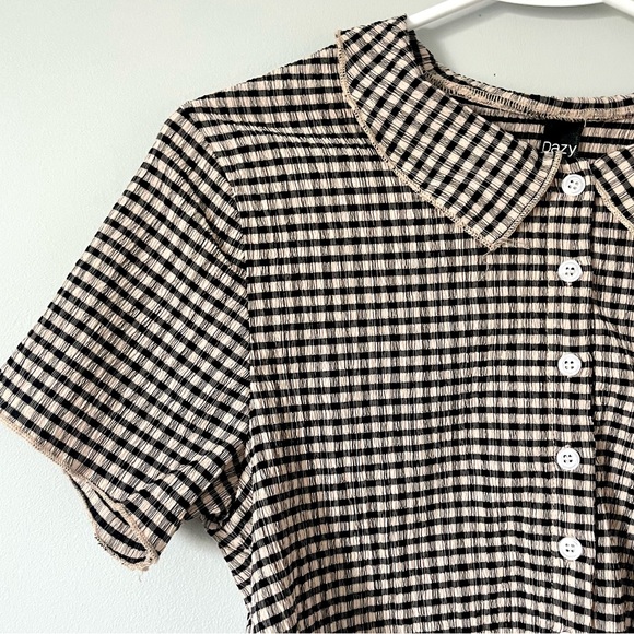 tan & black plaid gingham polo collar front button cropped top - Picture 6 of 11